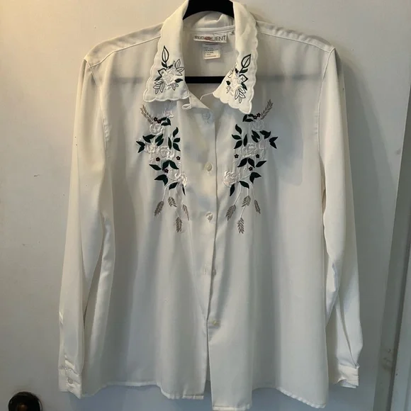 VINTAGE Embroidered Button Up Shirt - Picture 3 of 6
